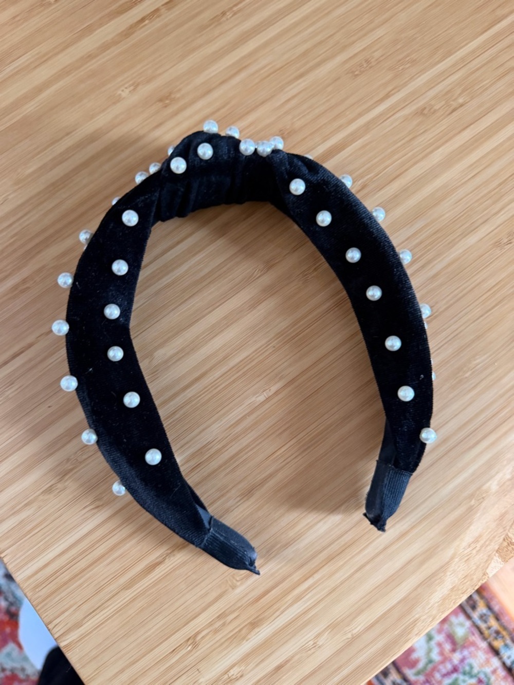🎀 PICK 5/$25 🎀 Velvet Pearl Knot Headband ✨ - Picture 3 of 4